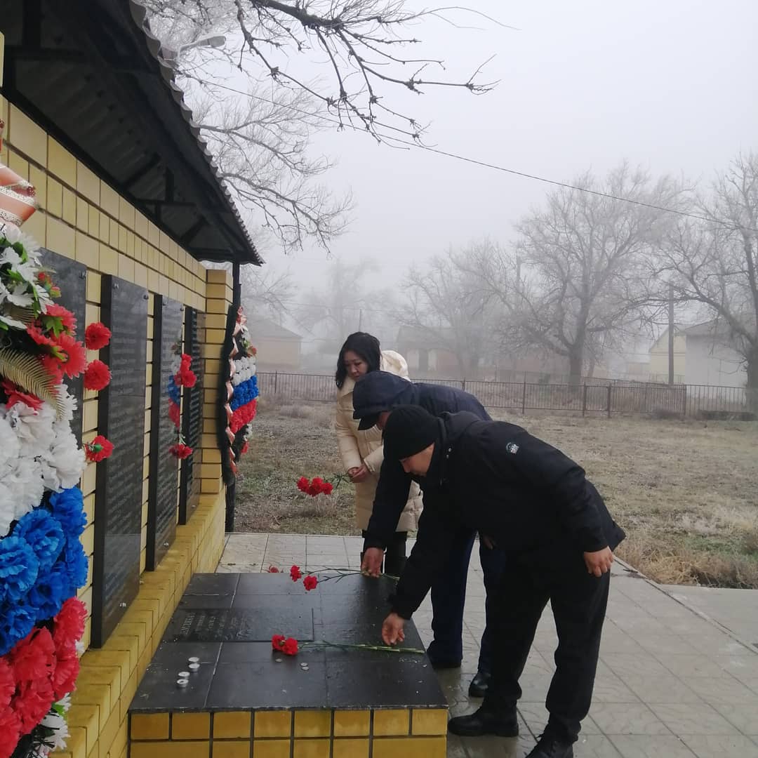 День памяти жертв политических репрессий.Возложение цветов..