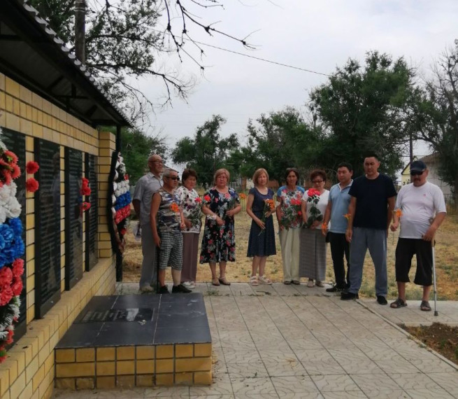 22 июня 1941год - День памяти.Памятное возложение цветов к мемориалу участникам Великой Отечественной войны. 22 июня 1941год - День памяти.Памятное возложение цветов к мемориалу участникам Великой Отечественной войны.